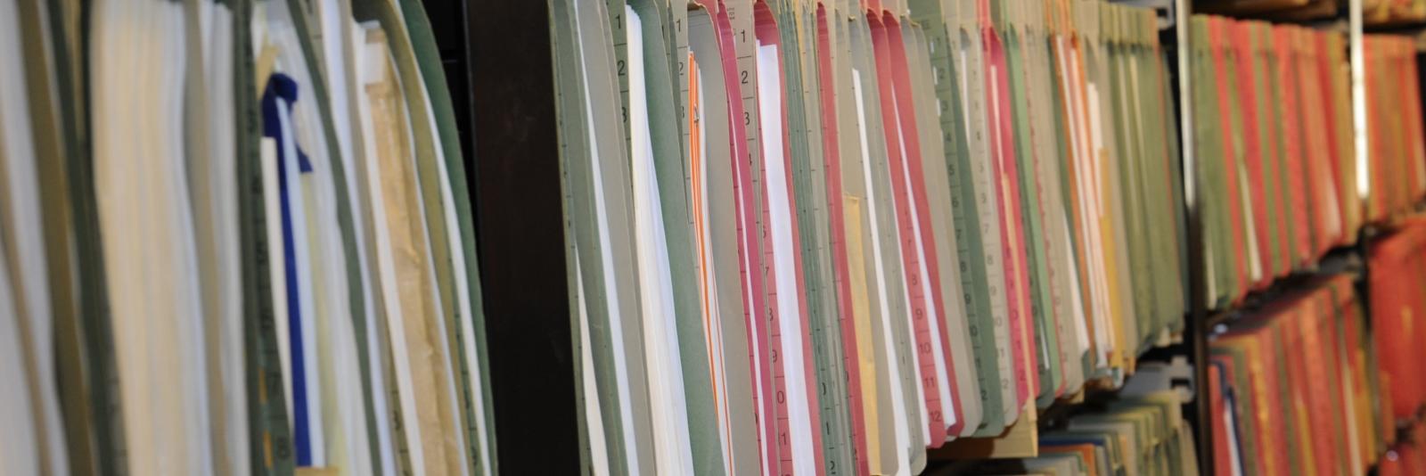 Büro, Verwaltung, verwalten, ordnen, Ablage, analog, registrieren,  Datenmanagement, Schriftgutverwaltung, Ex-Bild-DB-ID: 8478