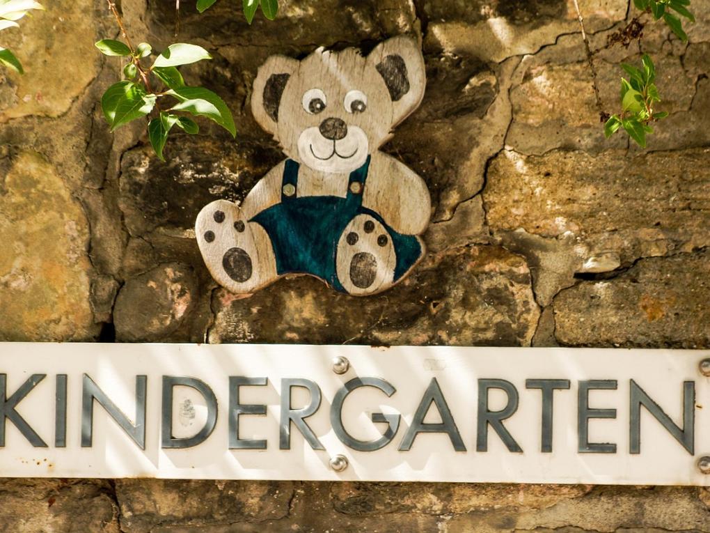 kindergarten-871111_1280